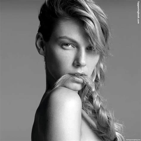 angela lindvall nude|Angela Lindvall nude +18 model leaked from Onlyfans, Patreon。